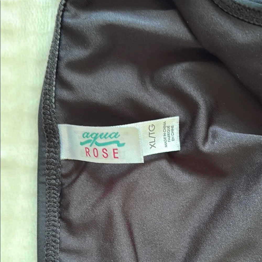 Aqua Tose Elegant Black Floral Embroidered One-Piece Swimsuit - Picture 6 of 6